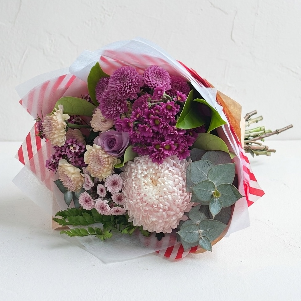 Very Merry Bunch | Signature Christmas Bouquet | Festive Bouquet Christmas Flowers